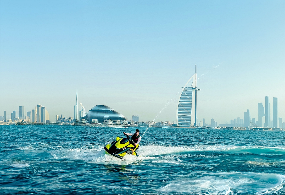 dubai jet skiing